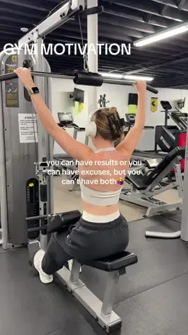 that quote is hung up at my gym and it gets me through every workout hahahah #gymmotivation #workoutmotivation #GymTok 