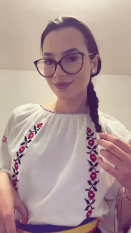 Un altfel de outfit check 😄 ✅ | #romania🇷🇴 #olivia 