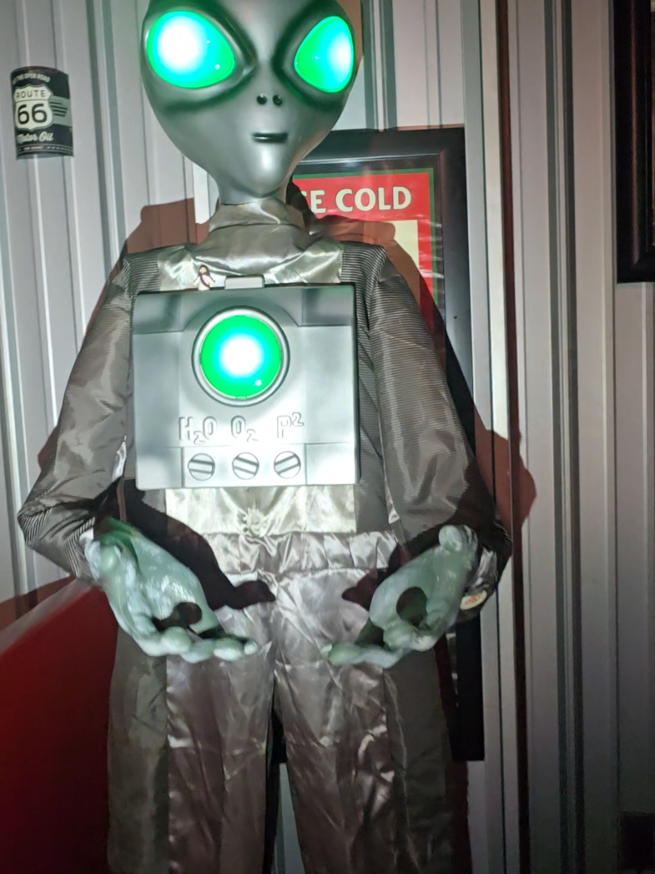 Just another day in work paradise for this girl.  Look at me out here making new friends this morning!  Group 7 has me outta my comfort zone, interacting with all kinds of new folks. 