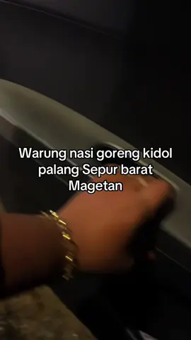 Warung langganan ku dan suami dari jaman pacaran,enak murah porsi banyak . Menunya nasi goreng ,mie goreng /rebus,kwetiau ,capjay .#kulinerbymbkdiana #magetan #stasiunmagetan #fyp #fyp 