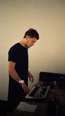 Новий подкаст із @Bezodnya Music вже на YouTube каналі «Звучить!». Останній випуск трилогії присвятили музиці, яка нам подобається. «Звучить! Подкаст» реалізується спільно з онлайн-сервісом виклику авто @Uklon на меті якого популяризувати українську мову та культуру, зокрема й музику як її невідʼємну частину.