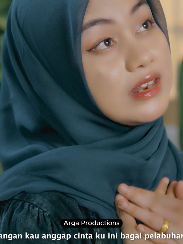 cinta ku bukan pelabuhan  #laguterbaru2025  #foryoupage❤️❤️  #argaproductions  #cintakubukanpelqbuhan  #masukfyp  @Cut Rani Auliza  @KHALIS OFFICIAl  @🎶@YASMIN FAZILA 4🎶  @djrizal 