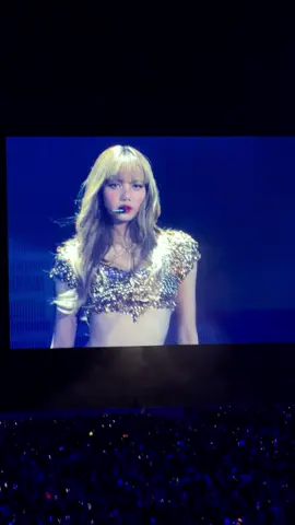 omggg lisa #lisa #blackpink #deadlineinbangkok 