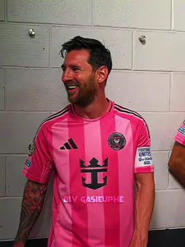 Messi gia hạn hợp đồng. Ronaldo bị Fifa lừa dối kỉ lục 1000bàn thắng #fyp #foryou #football 