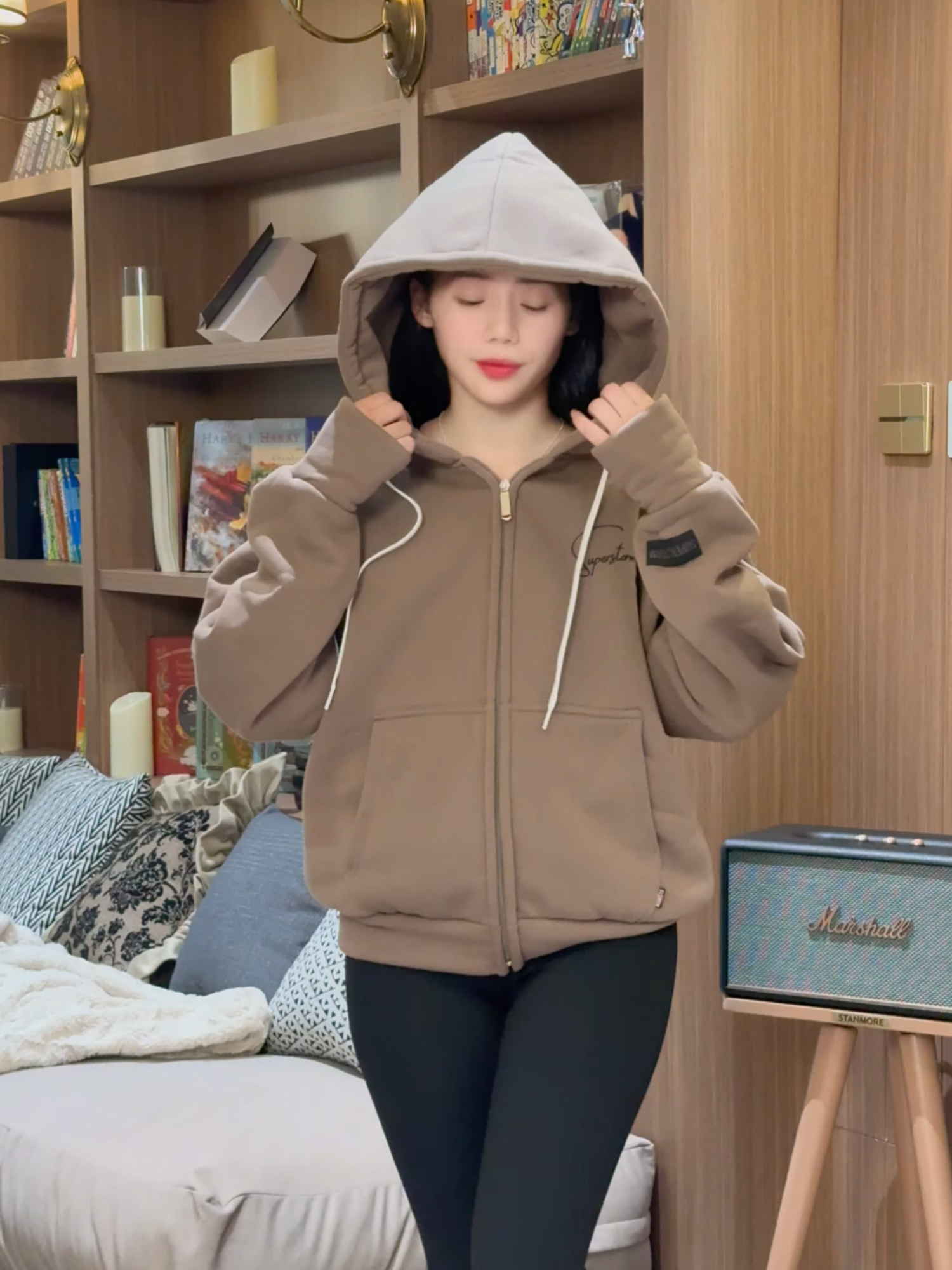 Một chiếc hoodie nỉ siêu ấm và thời trang cho mùa đông nè #huongly #review #tiktokshop #aokhoacni #aokhoacnihoodie #aokhoac