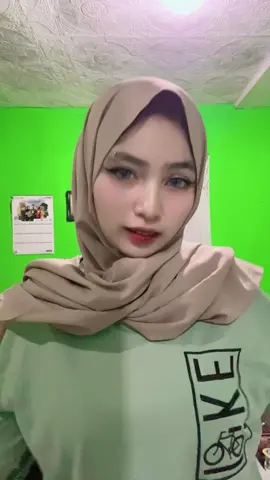 versi hijab🧕🏻🥰#fypシ゚ 