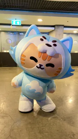 𝐙𝐞𝐞𝐍𝐮𝐍𝐞𝐰 𝟐𝐧𝐝 𝐂𝐨𝐧𝐜𝐞𝐫𝐭 “𝓒𝓡𝓐𝓩𝓨 𝓘𝓝 𝓛𝓞𝓥𝓔” ❤️‍🔥 อุนยายย่าอย่าลืมมาเล่น #HeartQuakeChallenge  ของดาดี๊กับปาปี๊กันนะงับ! เบบี๋น้องซนจะตามไปแอบฉ่องน้างับ 👀 เบบี๋น้องซนเต้นแล้วดั๊ววะะ 🔥 เตรียมพร้อมสำหรับพรุ่งนี้ฉุด ๆ เยยงับบบบ ✨️🫶🏻 🎫 Live Streaming Tickets : https://www.allticket.com/event/zeenunew2ndconcert 🏹 : 25 OCTOBER 2025 (SAT) 🚪 : Doors Open 16.00 น. | 4 PM (GMT+7) 🕺🏻 : Show Starts 18.00 น. | 6 PM (GMT+7) 📍 : IMPACT Arena Muang Thong Thani @ZEE @NuNew  #ZeeNuNewCrazyInLoveConcert #ZeeNuNew2ndConcert  #ZeeNuNew #DMDMUSIC