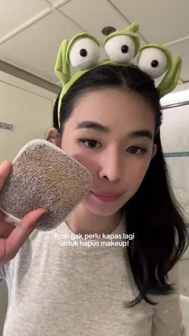 Step bersihin makeup jadi lebih simpel 💧 Tinggal basahin puff → usap perlahan → selesai. Tanpa iritasi, tanpa boros kapas. #cleansingpuff #deepcleansing 