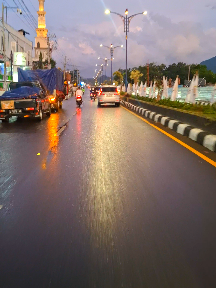 Jalan di Lombok Utara kini sudah bagus