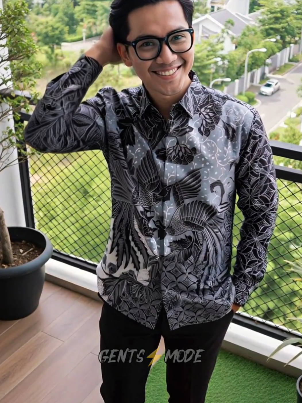 Rekomendasi Kemeja Batik Pria lengan panjang, bahan enak dan nyaman, cocok ni untuk outfit kerja maupun ke acara formal, buruan cek keranjang kuning sekarang mumpung harga masih promo🏷 #kemejabatik #kemejabatikpria #kemejabatiklenganpanjang #kemejabatikslimfit #outfitinspiration 