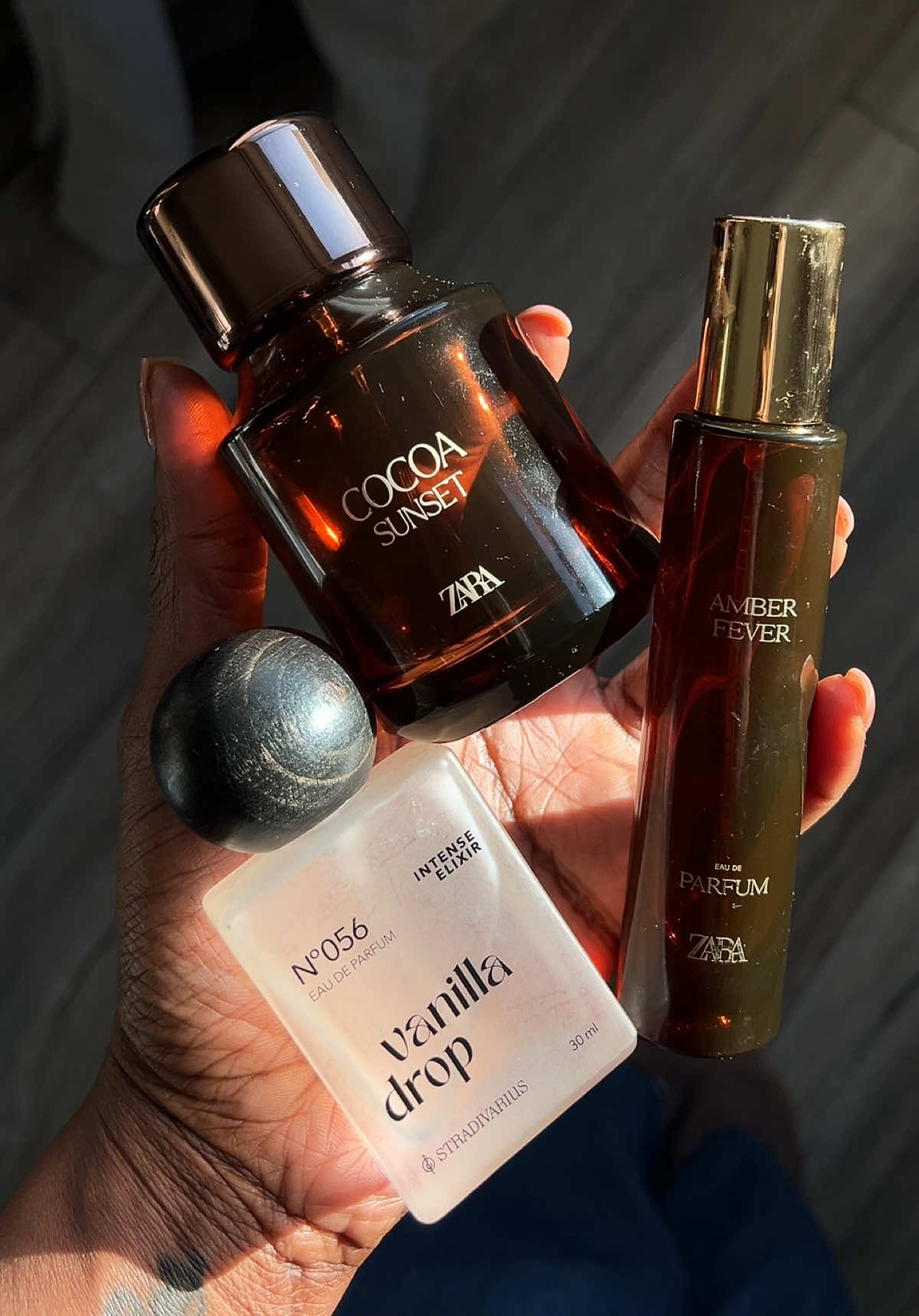 I swear by this @ZARA x @Stradivarius combo! Whenever I find the Vanilla Elixir, I always double up. #ZaraCocoaSunset #StradivariusVanillaElixir #ZaraAmberFever 😩💫