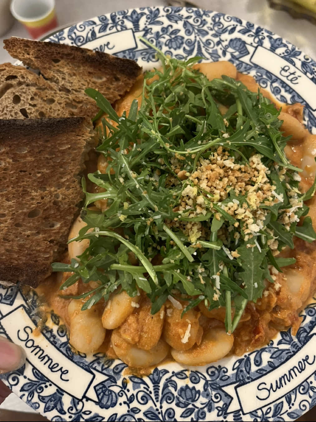 Als @Veggilaine | Ghislaine zegt dat iets lekker is, dan maak je het. Dus dit zijn 🫘THE BEANS🫘 uit the New York Times.  Ik heb de instructies & ingrediënten (verhoudingen alleen aangepast om het voor 1 persoon te maken) van veggilaine gebruikt en dit was echt MEGA lekker!  #beans #vegetarian #Recipe #newyorktimes #cooking 