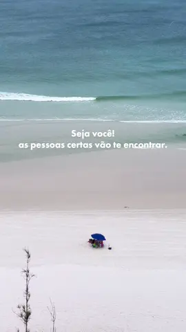 Seja você mesmo. Quem é de verdade sempre atrai o que é real. 🌊 #SejaVocê #Autenticidade #VibeBoa #EnergiaPositiva #ArraialDoCabo     