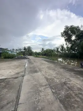 sao mình chưa nắm tay nhau..!#xh 