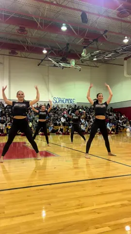 Senior Hi-Stepper pep rally performance! 🎓❤️🐾 #peprally #kilgore #drillteam #dance #fridaynightlights 