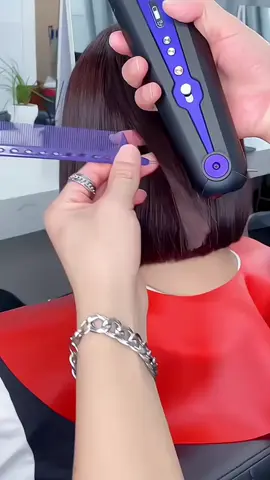 Duỗi tóc bob kèm màu nâu đồng sáng da #duôihơinước #tocbobngan #duoitunhien #duoiion #salondongphuong 