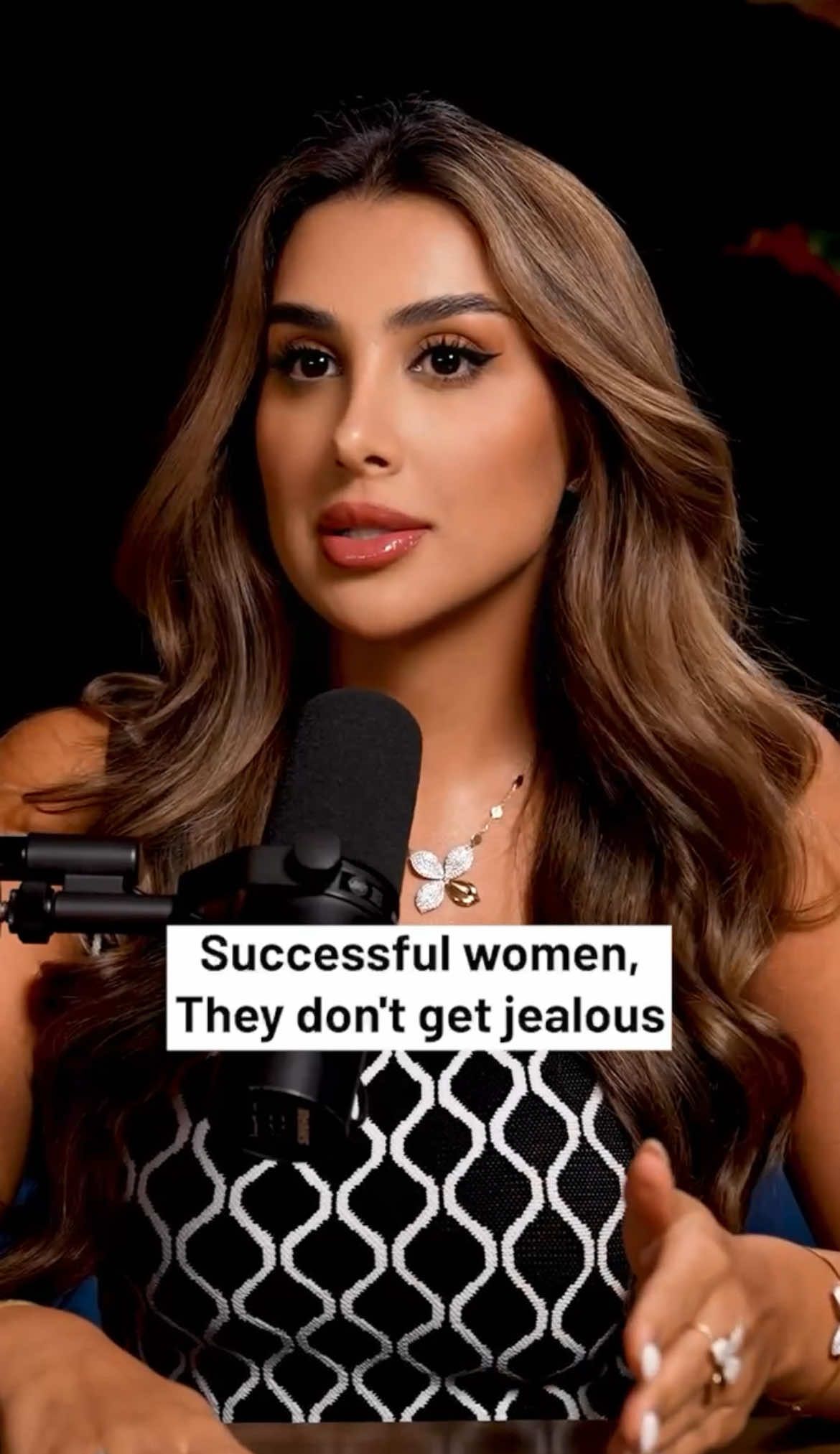 Successful women don't get jealous, they get inspired. Because jealousy wastes time, and time is the one thing powerful women protect more than money. 💭 While you're watching who's winning, she's already planning her next move. #honiakader #pourtoii #fyp #viral 