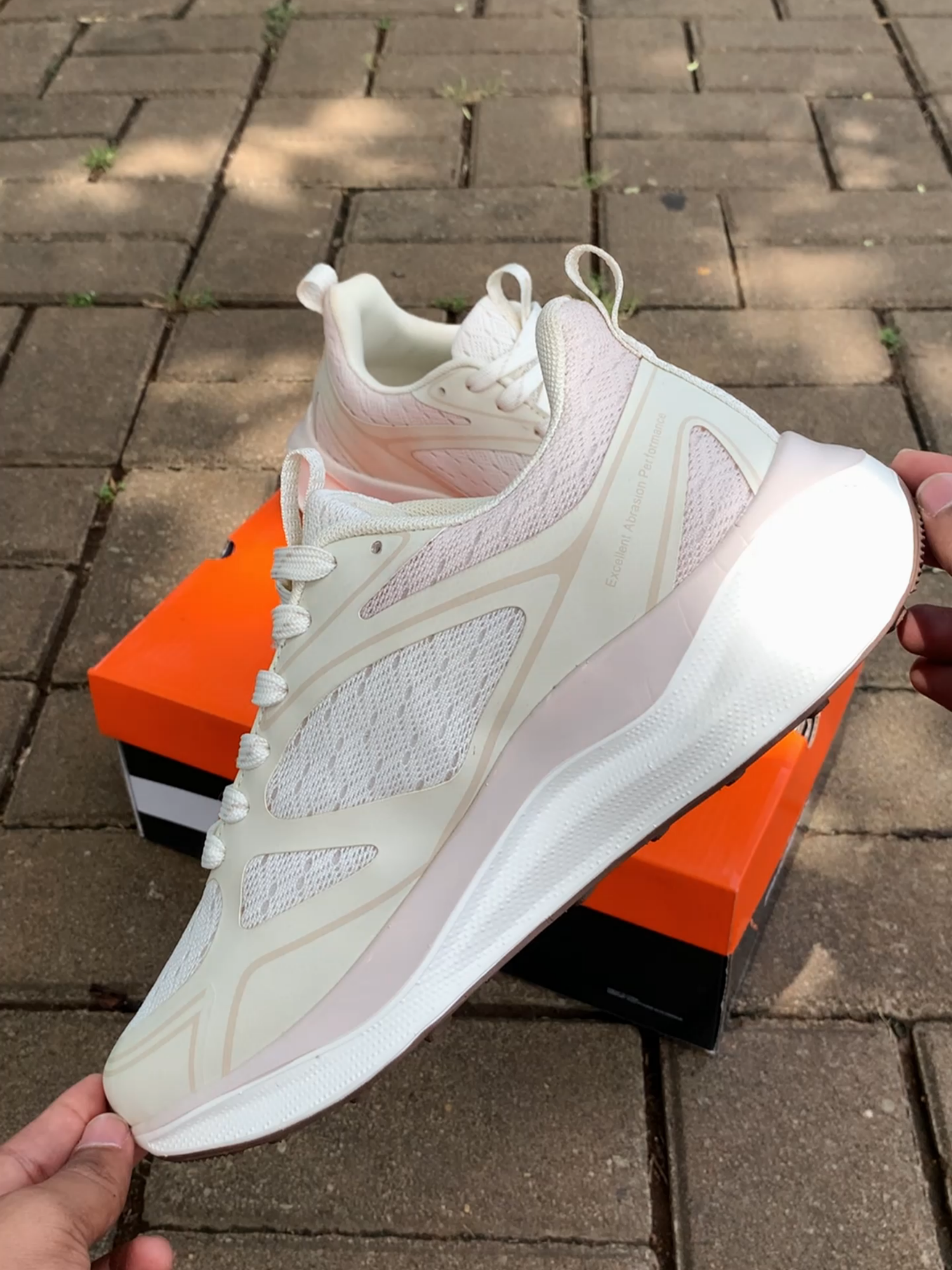 Gerak bebas, gaya tetap elegan ✨ Oracle Beige, sepatu training yang ringan, empuk, dan cocok untuk aktivitas harian juga! #phoenix #fyp #phoenixshoes #sepatuwanita #sepatutraining #sepatulariwanita