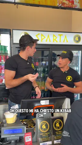 Nessun cliente è stato menato realmente😅 📍Ci troviamo in: Via Leone IV 62(Prati) Via Massaciuccoli 111/113(Trieste) 📹 @expansionet  #greekfood #cibogreco #roma