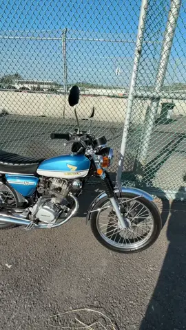 Keindahan mandalika 🥰 perjalanan jauh di suport dengan stang v2 , cek kranjang kuning ya kaka  🤭#pspstyle 