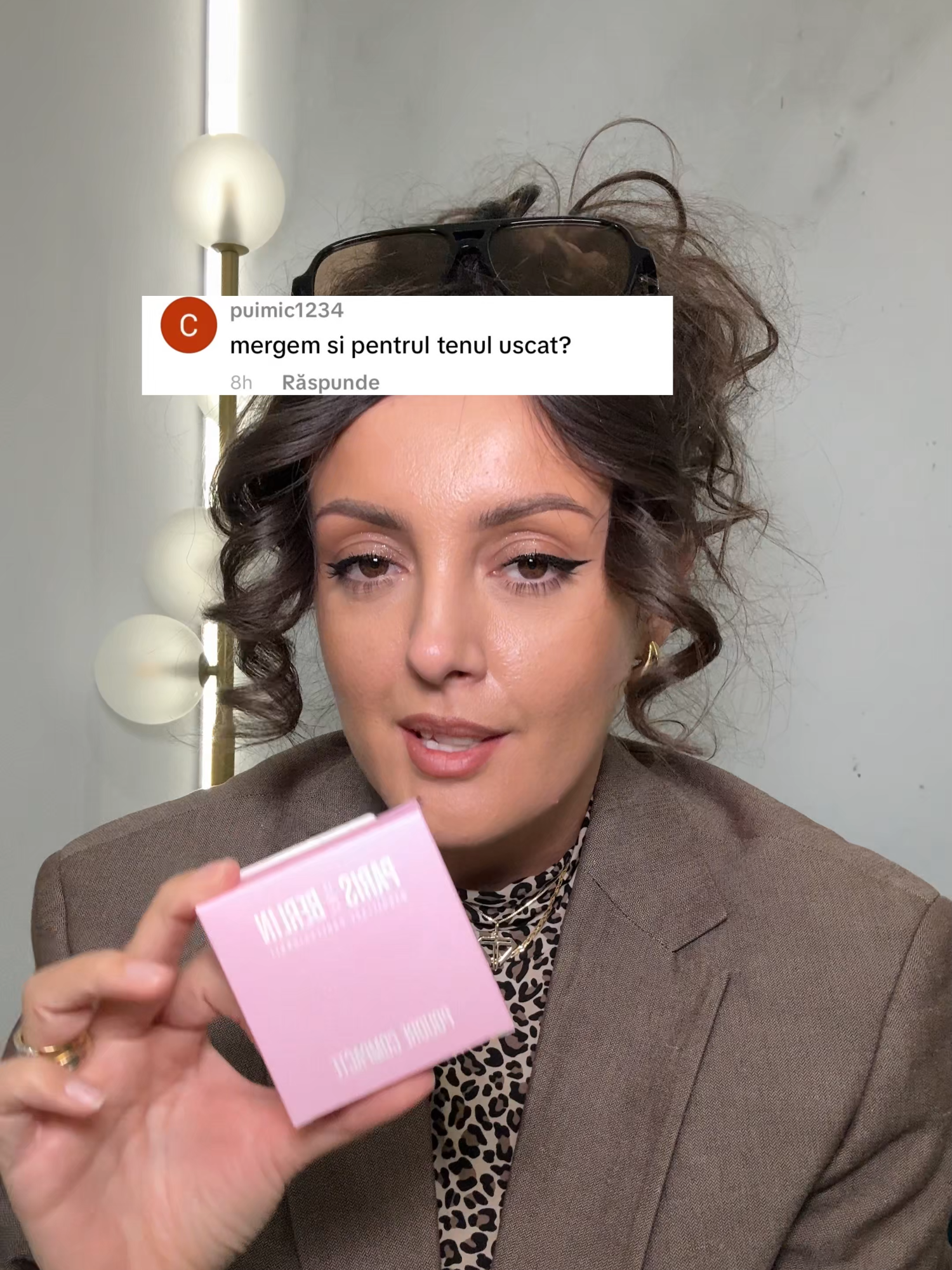 Pudra compactă Paris Berlin continuă să cucerească femeile care aleg să o încerce. Nu contează ce tip de ten ai, pentru că această pudră se mulează perfect pe orice ten. Este un vis devenit realitate și o găsești pe www.turkoaneshop.ro