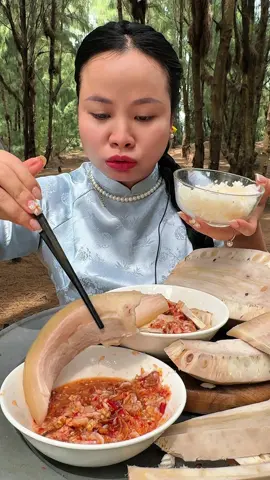 Làm miếng thịt luộc nhỏ xinh với em ruốc nha. #thuoccoba #mukbang #dacsanvietnam #ancungtiktok #xuhuong 