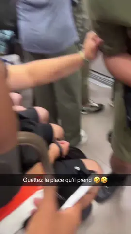 Bad à l’aise le reuf👀 #fyp #viral #humour #prankvideo #drole 