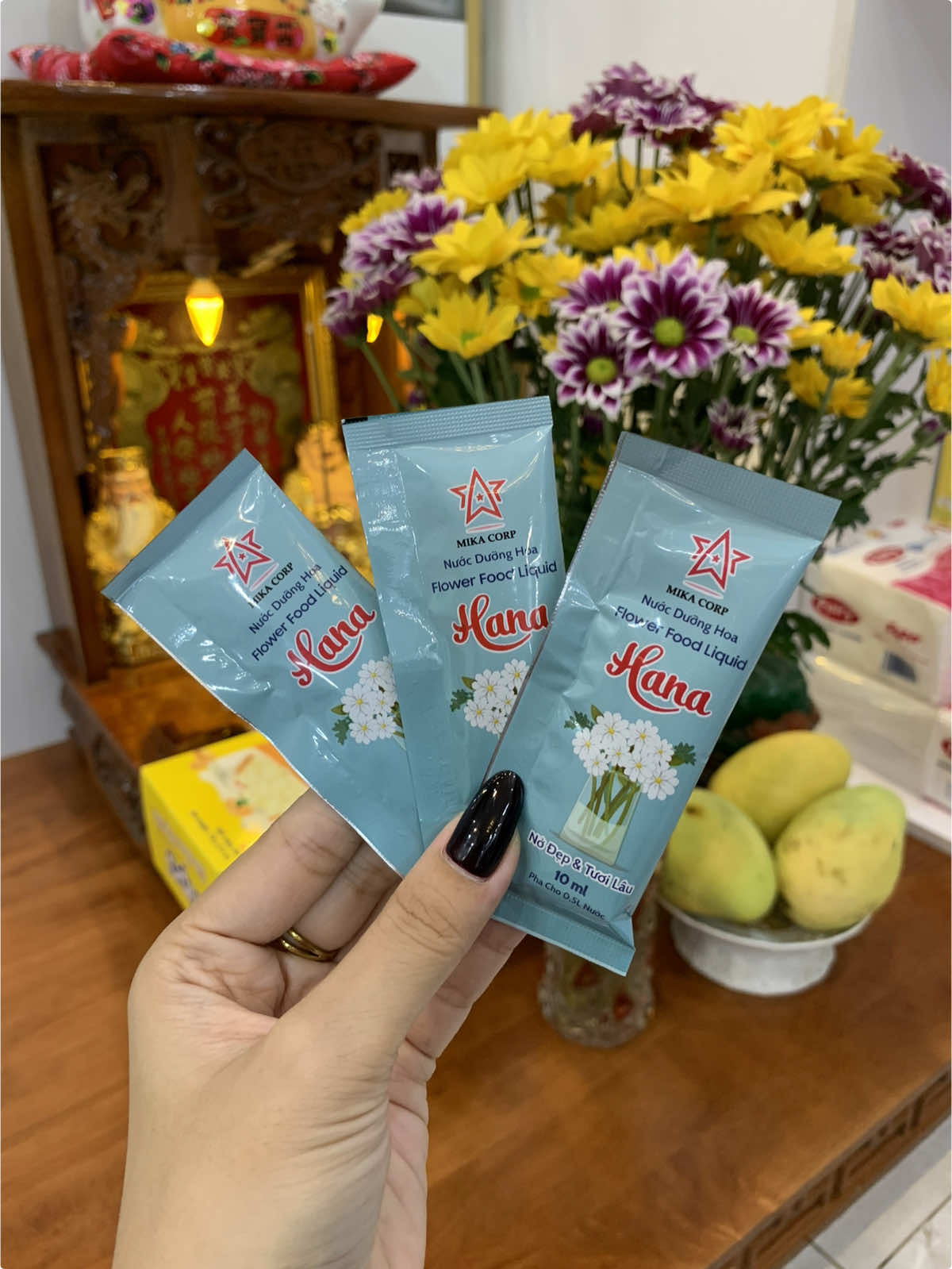 Cho gói này vào bình là hoa phải tươi được cả nửa tháng luôn  @Thị Hồng Nhung  @Thị Hồng Nhung #nuocduonghoatuoilau #nuocduonghoa #nuocduonghoahana 