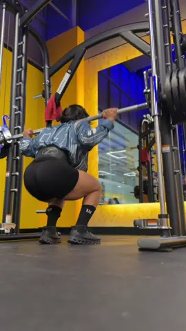 Hasta abajo 🔥#workoutmotivation #fitnessmotivation #GymTok #fyp #gym 