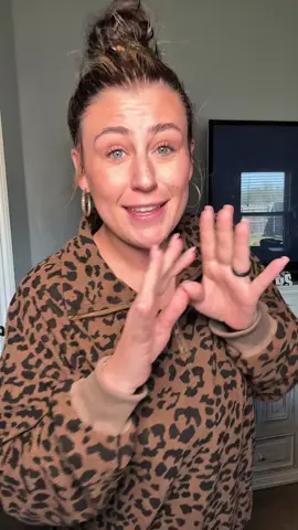 The best fall pullover! #leopard #fallfashion 