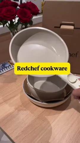 Bộ nồi chảo 5 món chiến, xào, nấu lẩu an toàn với lò vi sóng, mây rửa chén, màu sắc đẹp sang #bonoichaochongdinh #redchef #chaochongdinh #dogiadung #dungcunhabep 