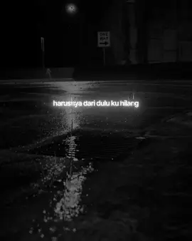 Curhatin aja disini🥀 #liriklagu #foryou #fyp 