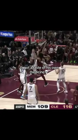 Why did he try jump though 😭