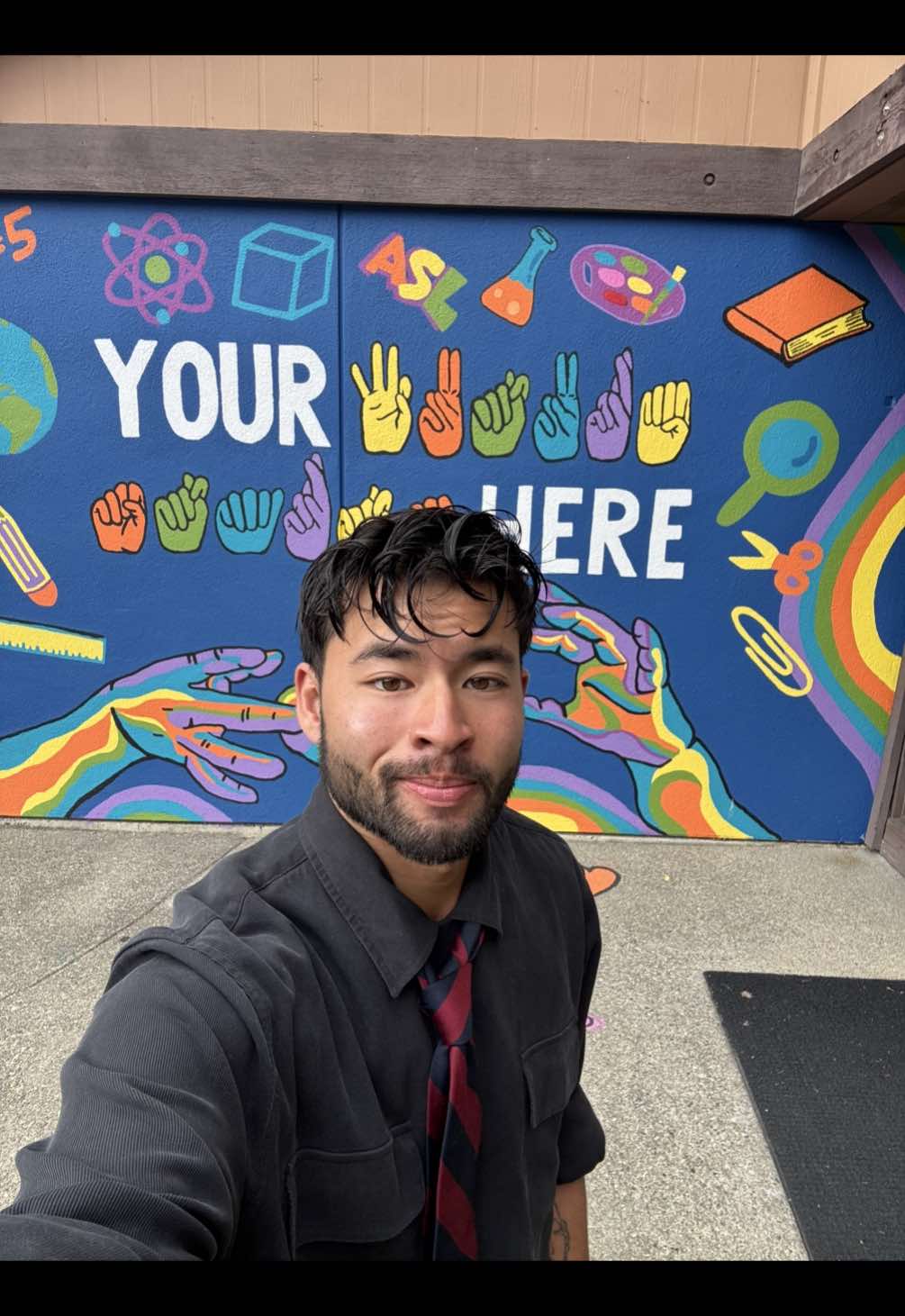 You’re looking at a new third grade teacher! 🍎 All of my kids are Deaf, like me. I built an art program where we are focusing on understanding our emotions, how they surface, and (inevitably) change. This week, we translated emotions into shape, color, and texture, learning to release what words can’t always hold. I know it’s cliché, but kids truly are the future. In a world where queer rights are under attack, they remind me to rise…for them, for those already grown, and for myself. @lambdalegal is fighting in courtrooms to protect that future. Every donation helps fuel real legal wins and safety for our community — and until October 31, all donations will be doubled. Join me in funding the fight.