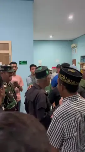 Ha kan 1 lagi kan pemuka masyarakat turun, aki jang ne, bukan kaleng2 ne jgn main2 #Demo PLN Selatpanjang #PLN SELATPANJANG