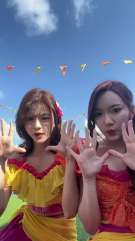 Oh my pumpkin MV is out now!!! 😍😍✨