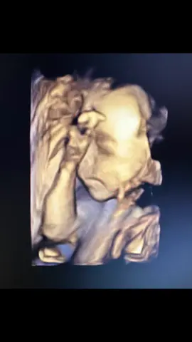 2 ans de charme, de sourires et de tendresse. Que cette nouvelle année soit encore plus belle que la précédente. Bon anniversaire ma chérie ! Tu es notre arc-en-ciel quotidien, notre trésor le plus précieux.