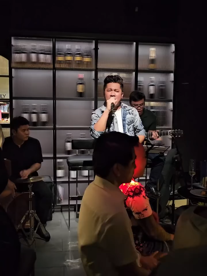 Chill chill buổi tối nghe anh Lâm Vũ hát