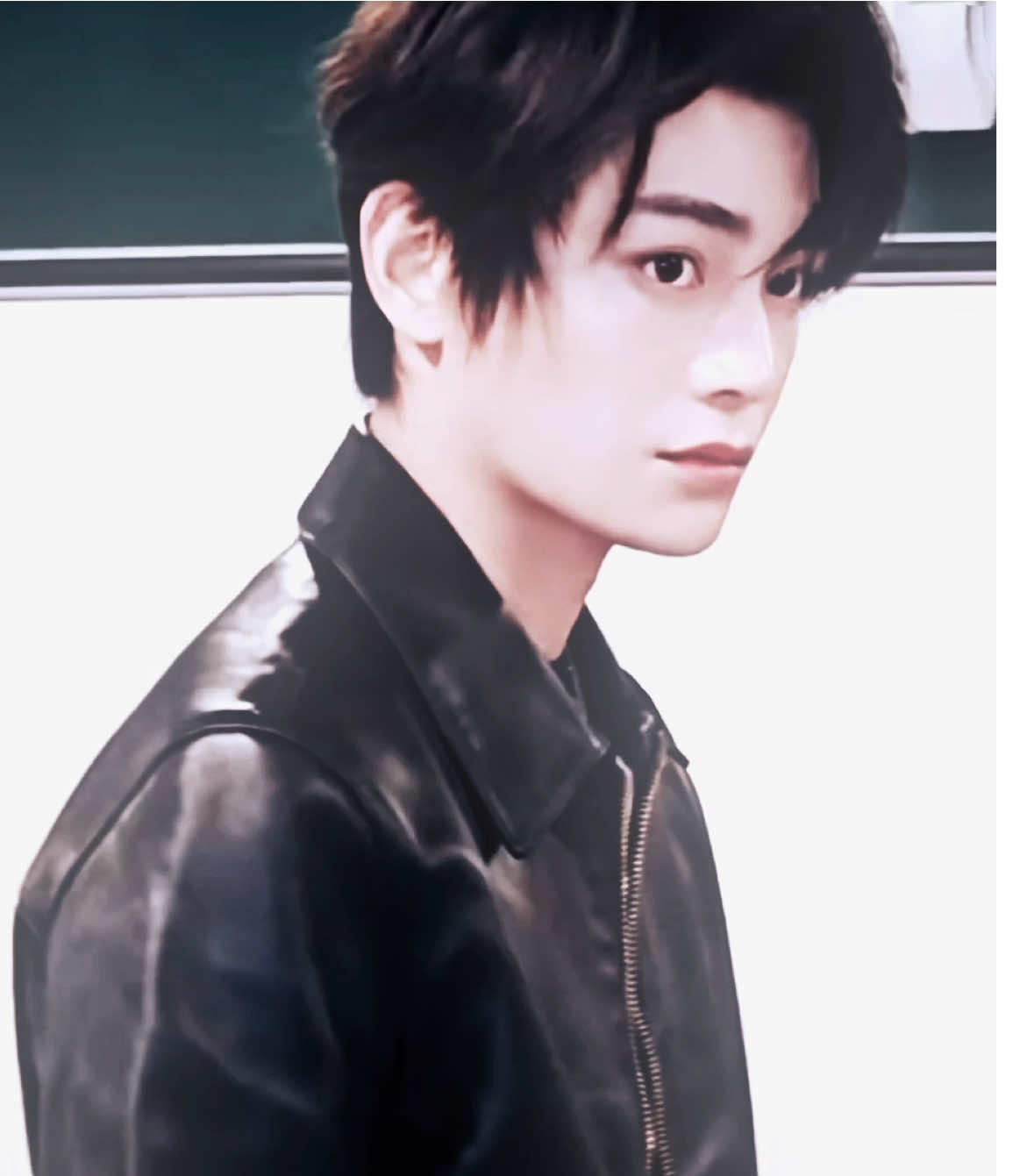 At the same damn time. #houminghao #dingyuxi #cdramaedits #chineseactor #fyp 