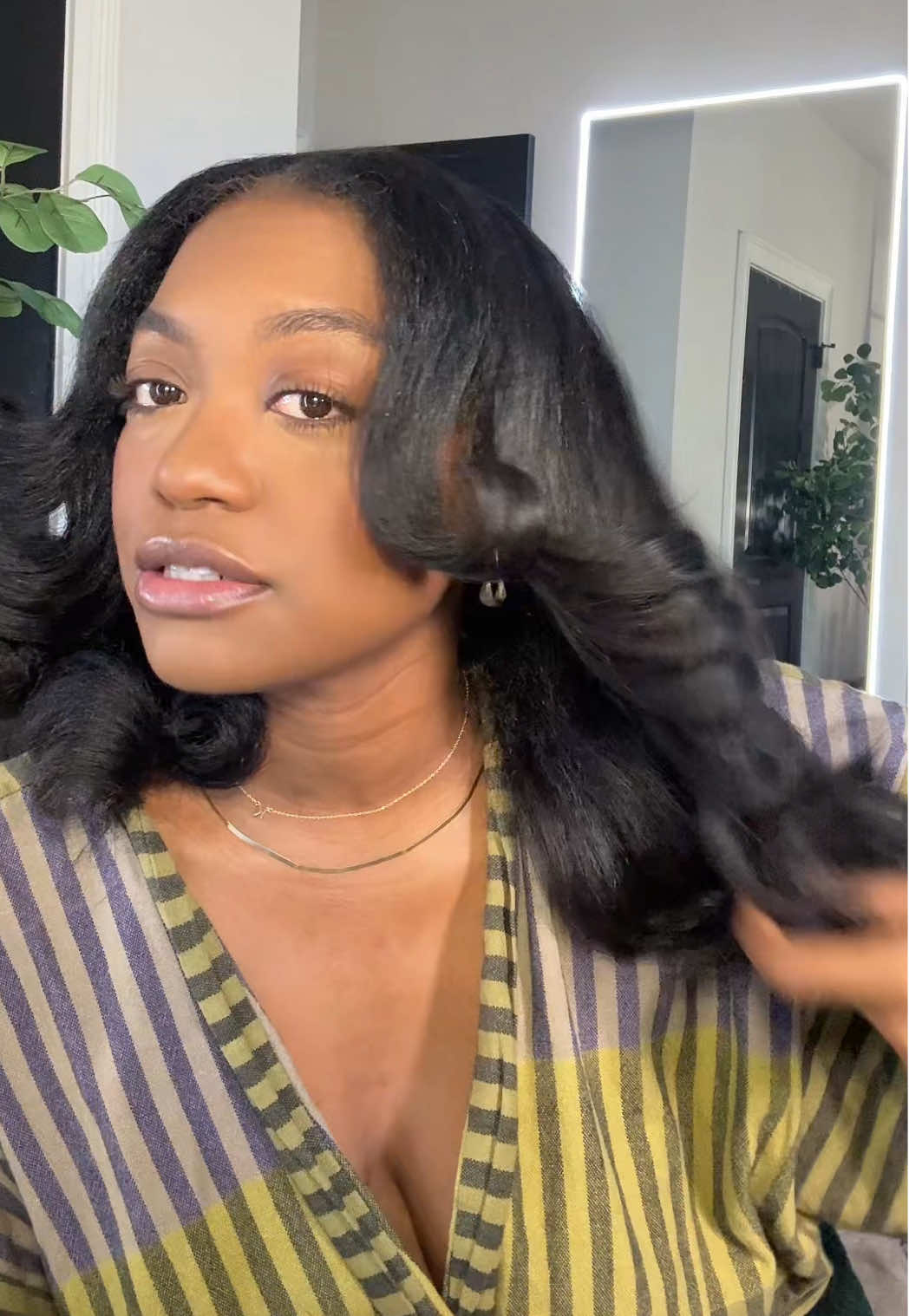 Best Silk Press refresh method to date! Add a lil dry shampoo and you have yourself another week. #silkpress #hairrefresh #blowout 