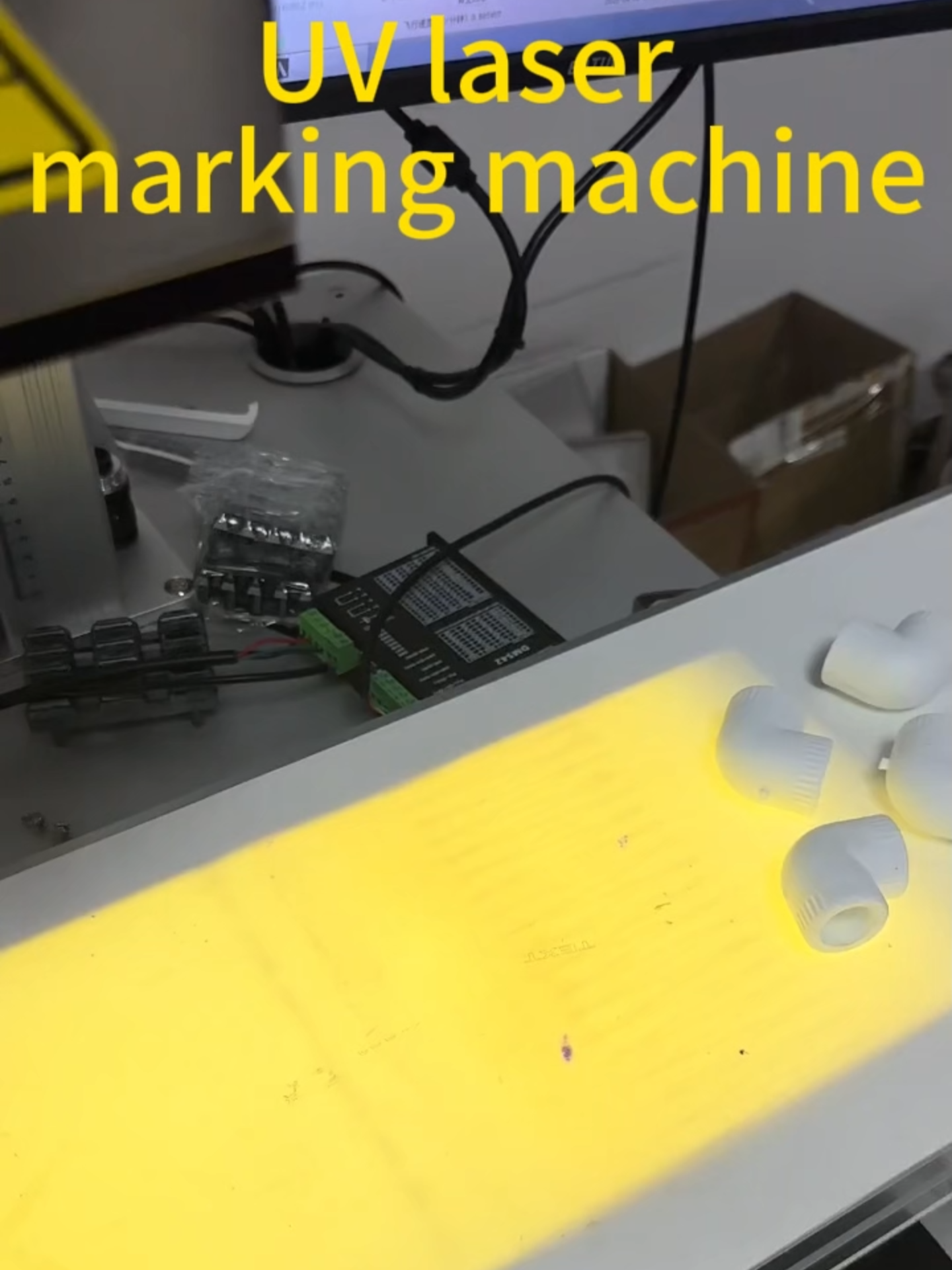 UV laser marking machine with ccd ，automatic recognition of laser engraving #lasermarking #lasermarkingmachine #lasermarkingmetal #lasermarkingmachinefactory #lasermarkingmachineforsale #lasermarkingmachineformetal #lasermarkingmachineprice #lasermarkingmachineforplastic #laserengraved #laserengravedgift #laserengravedgifts #laserengravingwood #laserengravingmachine #fpy