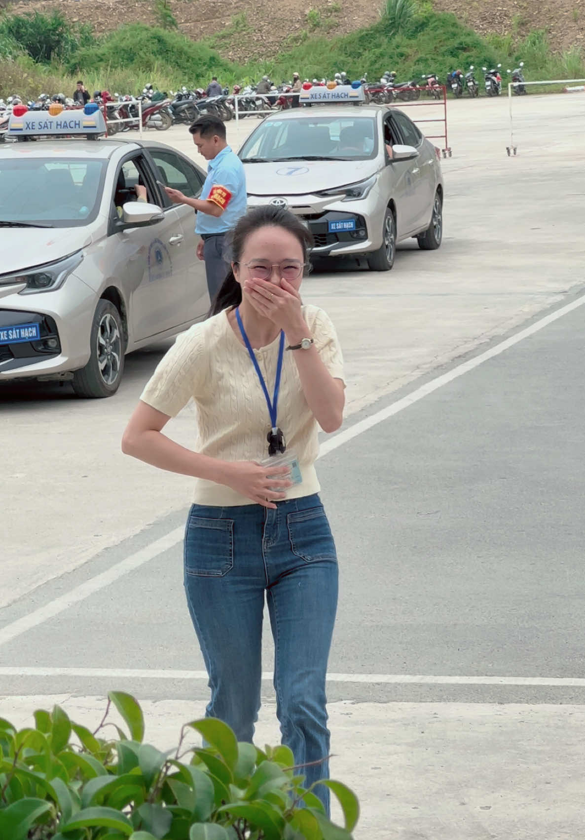 Mục tiêu đạt điểm tối đa cả 4 phần thi vì xem toptop của các bạn quá 180’ 😂 tuy hơi xui, kết quả ko như mong đợi nhưng tui cũng đã lụm bằng ngay lần đầu thi rồi ạ. Chúc mừng bản thân 🥳 #sathachlaixe #oto #sosan#sosavia #viral 