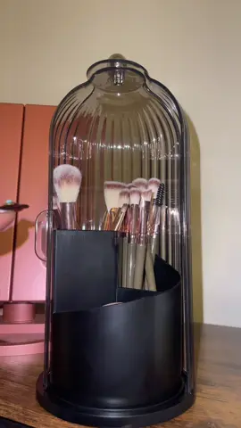 This makeup brush organizer is a must have for my makeup girlies #brushorganizer #makeupbrushes #makeuporganizer #fyp 