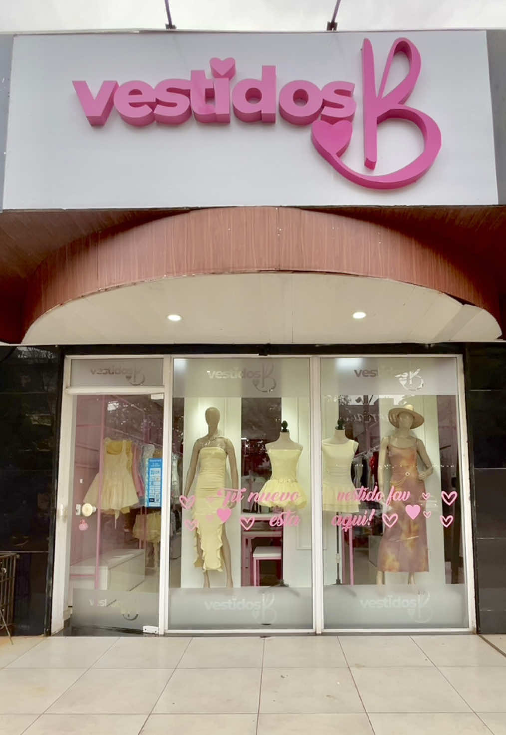 Los vestidos más lindos en CDE 💕💖 #paraguay #tiendaderopa #cde #py #vestidos 