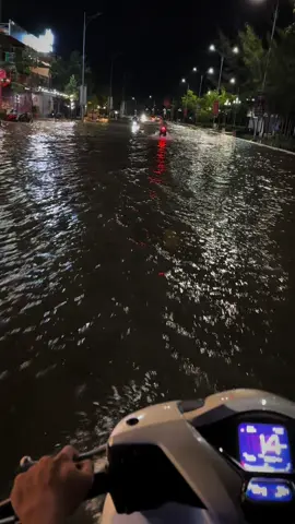 #mưagióbãobùng 