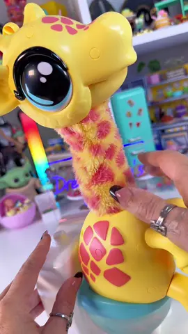 Little Live Pets Gotta Go Giraffe Gigi #asmr #toys #littlelivepets