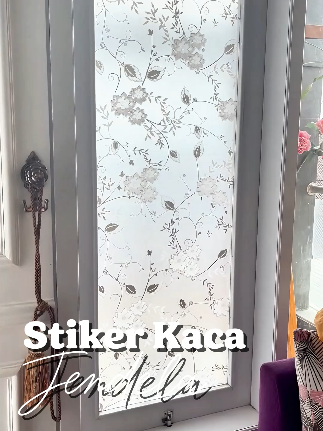 Stiker kaca jendela motif bunga hitam ✅ Order 1 pcs dapat uk  45 Cm x 1 Meter ✅ Order 2 Pcs Dapatnya langsung  45 Cm  x 2 Meter ✅ Order 3 Pcs Dapatnya langsung  45 Cm  x 3 Meter ✅ Order 4 Pcs Dapatnya langsung  45 Cm  x 4 Meter ✅ Order 5 Pcs Dapatnya langsung  45 Cm  x 5 Meter ✅ Order 6 Pcs Dapatnya langsung  45 Cm  x 6 Meter dan seterusnya, order berapapun akan dikirim 1 gulung/1 lembar langsung. - Sudah ada lemnya - Daya rekat 3 -5 tahun saat dilepas tidak berbekas - Tidak tembus pandang #stikerkaca #stikerkacajendela #stikerkacajendelamurah #wallpaperkaca #stickerkaca