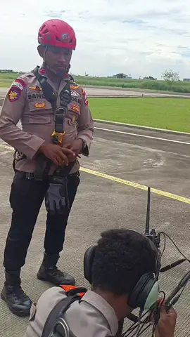Team SAR dan AMBULAN UDARA kepolisian udara