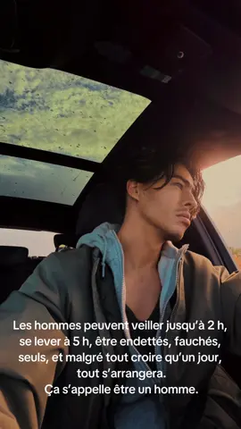 Être un homme, ce n’est pas seulement avoir des épaules larges ou paraître fort. C’est veiller jusqu’à 2 h du matin, le cerveau plein de doutes, et quand le réveil sonne à 6 h, se lever quand même. C’est affronter les dettes, la fatigue, la solitude… sans jamais perdre la foi que, d’une manière ou d’une autre, tout finira par s’arranger. On parle souvent de réussite, d’argent, de confiance, mais personne ne parle de ces moments où un homme serre les dents en silence. De ces instants où il doit encaisser sans se plaindre, parce que tout le monde compte sur lui. De cette force intérieure qu’il doit puiser quand plus rien ne va, quand même lui ne croit plus vraiment en lui. Être un homme, ce n’est pas ne jamais avoir peur. C’est avancer malgré la peur. C’est continuer à y croire quand tout semble perdu. C’est choisir la responsabilité, la patience, la foi — même quand personne ne te voit, même quand personne ne te comprend. Un homme ne cherche pas la perfection. Il cherche la paix, la stabilité, la force de se relever encore et encore. Et c’est justement dans ce silence, dans cette endurance invisible, que se cache la vraie virilité : celle du cœur, pas des apparences. Alors oui, on peut être fatigué, fauché, seul, brisé même. Mais tant qu’on garde la foi, tant qu’on continue d’avancer… on reste un homme. #inspiration #motivation #korean #mens