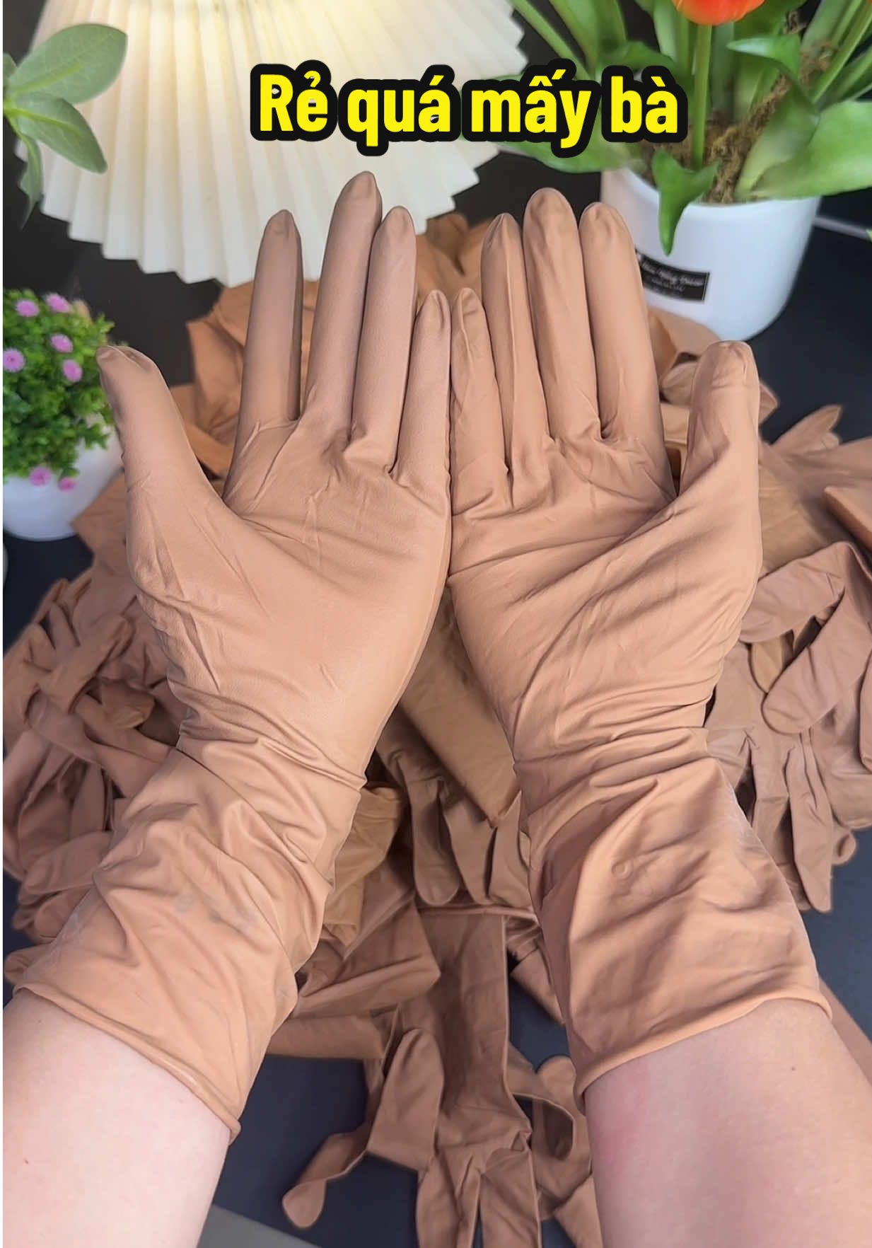 Găng tay LaTex dai mềm mịn , ôm sát tay không mùi hàng Malaysia siêu thích lun #gangtay #gangtaylatex #baotay #gangtaycaosu #baotaylaodong 